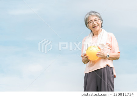 老年人和老年女性預防缺乏運動、肌少症和虛弱 120911734