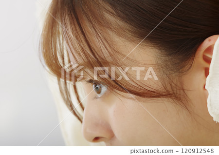 Woman's profile (close-up of eyes) Woman's profile (close-up of eyes) 120912548