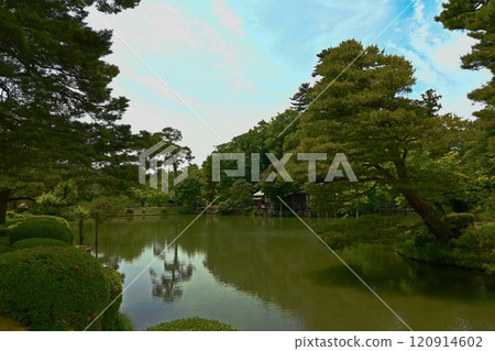 Kanazawa's famous Kenrokuen Garden (horizontal composition) Kanazawa's famous Kenrokuen Garden (horizontal composition) 120914602