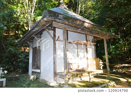 [Gyojado Hall at Kanshinji Temple in Kawachinagano City] 120914798