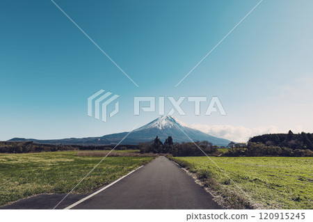 A straight road to Mount Fuji 120915245