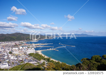 A seaside town seen from a high vantage point 120916575