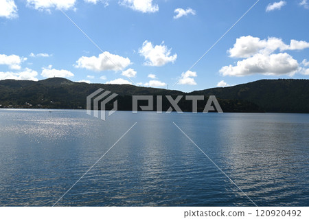 Hakone Lake Ashi scenery 120920492