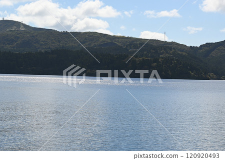 Hakone Lake Ashi scenery 120920493