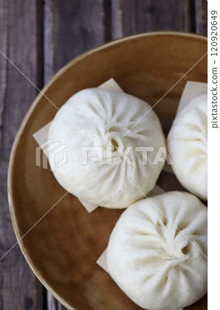 Hand-wrapped steamed meat buns, steamed dishes 120920649
