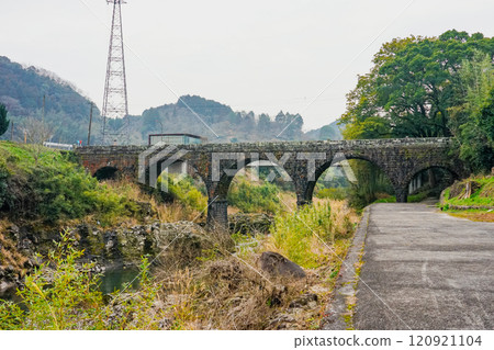 美麗的鳥居橋，也被稱為“石橋女士”（大分縣宇佐市稻內町） 120921104
