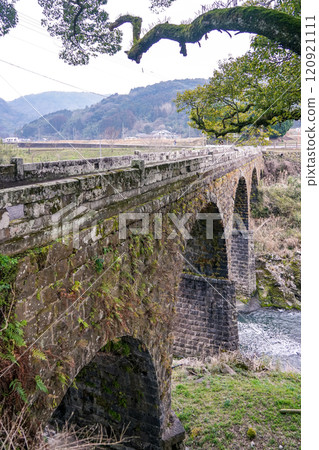 美麗的鳥居橋，也被稱為“石橋女士”（大分縣宇佐市稻內町） 120921111