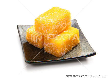 Castella, a specialty of Nagasaki Castella, a specialty of Nagasaki 120921155