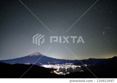 從禦坂峠眺望冬天的富士山 從禦坂峠眺望冬天的富士山 120922697