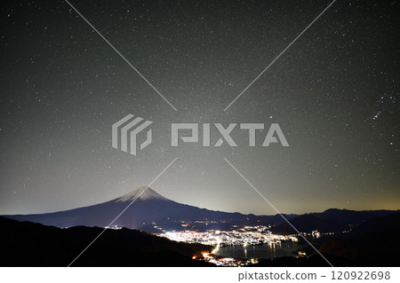 從禦坂峠眺望冬天的富士山 120922698