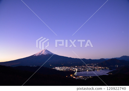 Mount Fuji in winter as seen from Misaka Pass Mount Fuji in winter as seen from Misaka Pass 120922740