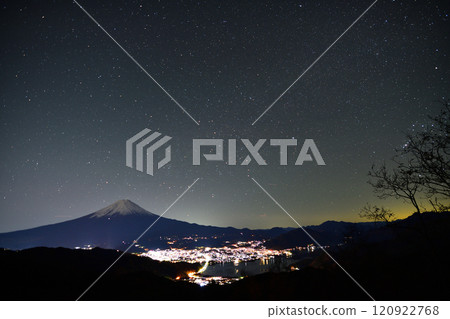 從禦坂峠眺望冬天的富士山 120922768