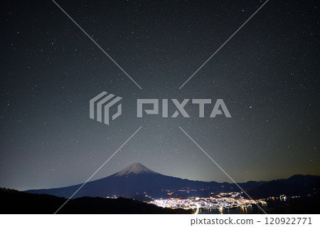 從禦坂峠眺望冬天的富士山 從禦坂峠眺望冬天的富士山 120922771