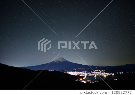 從禦坂峠眺望冬天的富士山 從禦坂峠眺望冬天的富士山 120922772