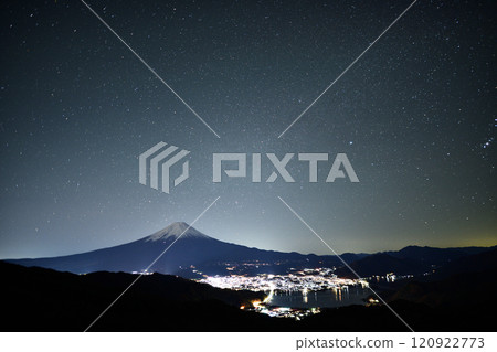 從禦坂峠眺望冬天的富士山 從禦坂峠眺望冬天的富士山 120922773