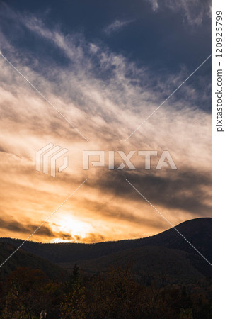 Sunset mountain scenery at Norikura Highlands Sunset mountain scenery at Norikura Highlands 120925799