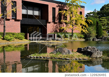 Kurume City Museum of Art at Ishibashi Cultural Center Kurume City Museum of Art at Ishibashi Cultural Center 120926491