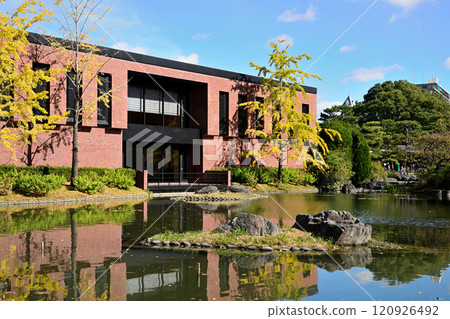 Kurume City Museum of Art at Ishibashi Cultural Center 120926492