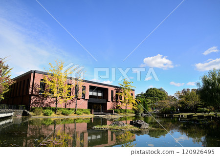 石橋文化中心久留米市立美術館 120926495