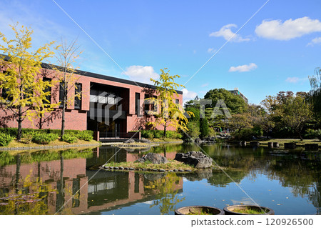 石橋文化中心久留米市立美術館 120926500