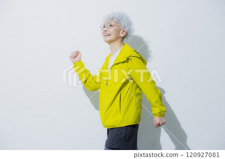 Senior women of sportswear Senior women of sportswear 120927081