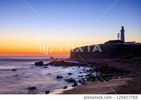 Inubosaki Lighthouse in autumn before sunrise, Choshi City, Chiba Prefecture 120927769