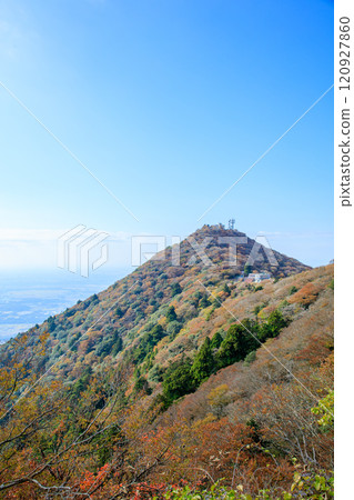 秋天的筑波山,茨城縣筑波市女體山的景色 秋天的筑波山,茨城縣筑波市女體山的景色 120927860