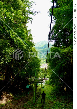View of the foot of the mountain from a sightseeing lift at the Tsuwano Castle ruins, Tsuwano Town, Kashima Prefecture 120930717