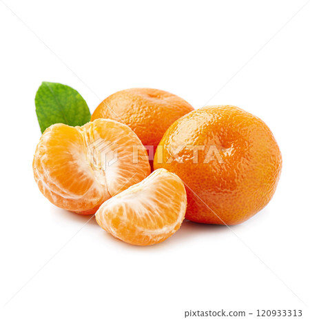 Clementine fruits with leaves on white backgrounds 120933313