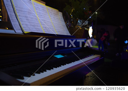 鍵盤和照明 鍵盤和照明 120935620