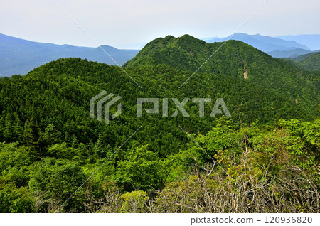 綠色禦坂山脈 - 從雪岳眺望鬼岳 綠色禦坂山脈 - 從雪岳眺望鬼岳 120936820
