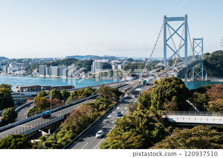 [Kitakyushu Mojiko Port: Kanmon Strait and Kanmon Bridge from Mekari No. 2 Observation Deck] 120937510