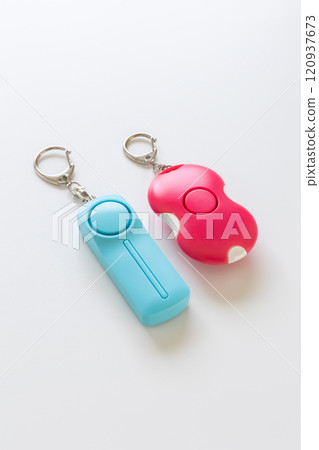 白底防盜蜂鳴器和防盜警報器照片素材 120937673