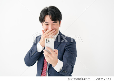 商人男性智慧型手機快樂 120937834