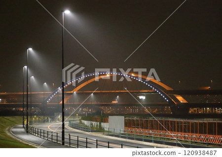 夜霧/首都高速公路五色櫻大橋【東京都足立區】 夜霧/首都高速公路五色櫻大橋【東京都足立區】 120938487