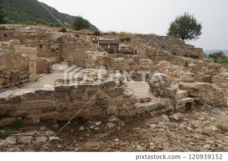 土耳其伊茲密爾附近的以弗所遺址景觀 120939152