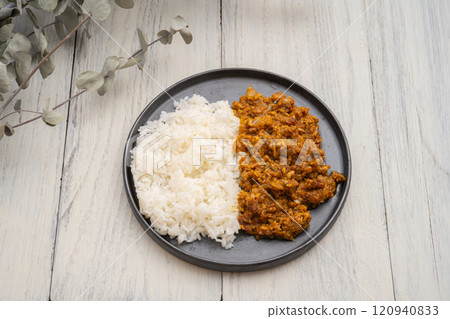 Curry rice 120940833