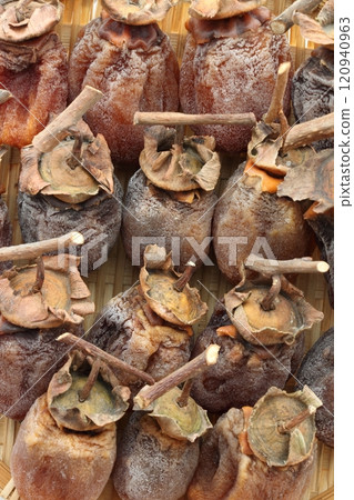 Many dried persimmons Many dried persimmons 120940963