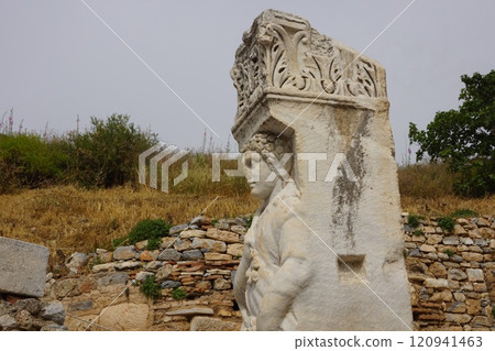 土耳其伊茲密爾附近以弗所的大力士門 120941463