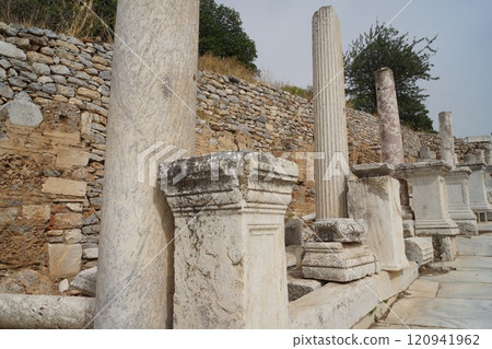 土耳其伊茲密爾附近的以弗所遺址 土耳其伊茲密爾附近的以弗所遺址 120941962