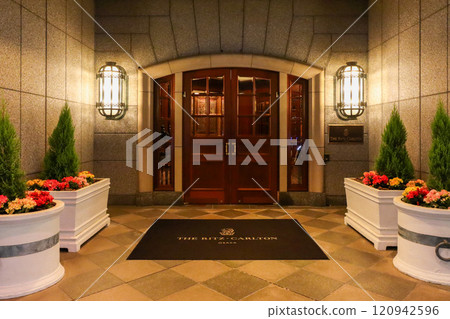 The entrance of The Ritz-Carlton Osaka The entrance of The Ritz-Carlton Osaka 120942596
