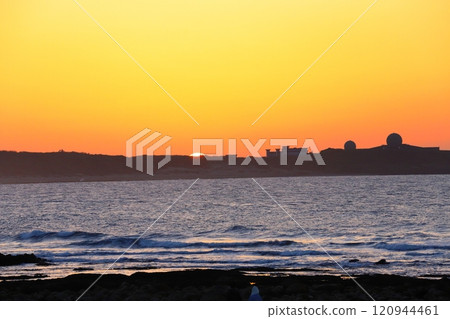 Sunset coastal scenery of Fuguijiao Lighthouse in Taiwan Sunset coastal scenery of Fuguijiao Lighthouse in Taiwan 120944461