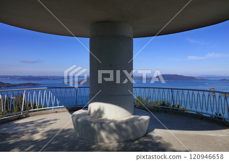 屋島北山頂的遊閣亭展望台及備三瀨戶群島 屋島北山頂的遊閣亭展望台及備三瀨戶群島 120946658