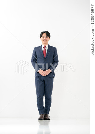 商人 20 多歲男性肖像 120946977