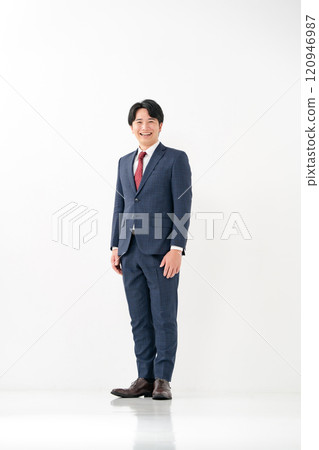 Businessman, male in his 20s, portrait 120946987