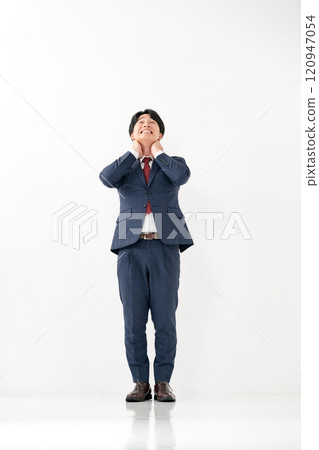 Businessman, male in his 20s, trouble 120947054