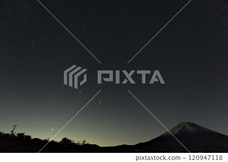 Mount Fuji and the Starry Sky 120947118