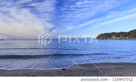 Shonan sea, blue sky and Mt. Fuji 120947552