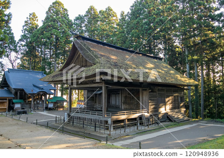 岩手縣世界遺產中尊寺、能舞台和白山神社的早晨 120948936