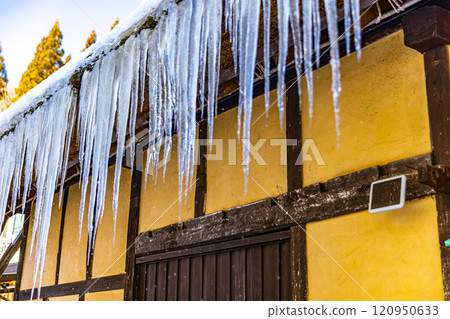 冬天的福島縣大內宿 120950633